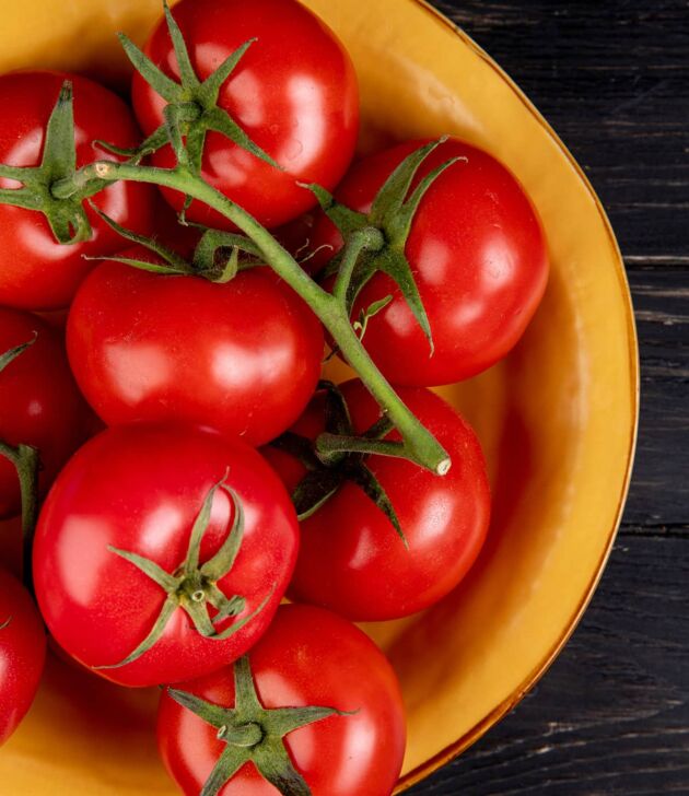 Vine-ripened tomatoes - Image 2