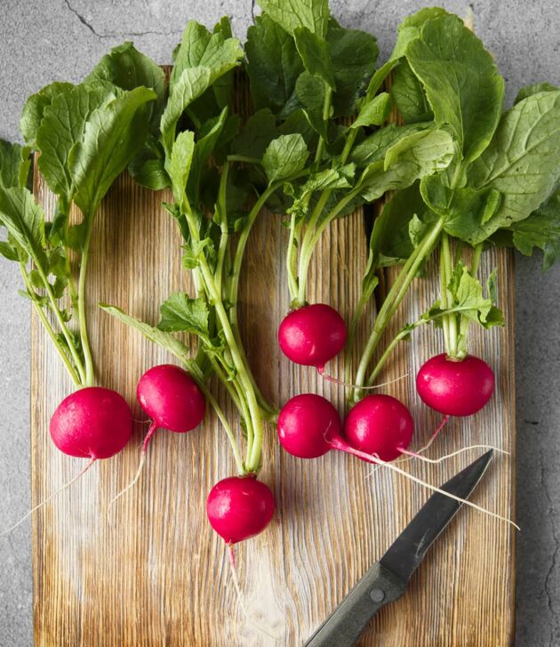 Crisp red radishes - Image 2