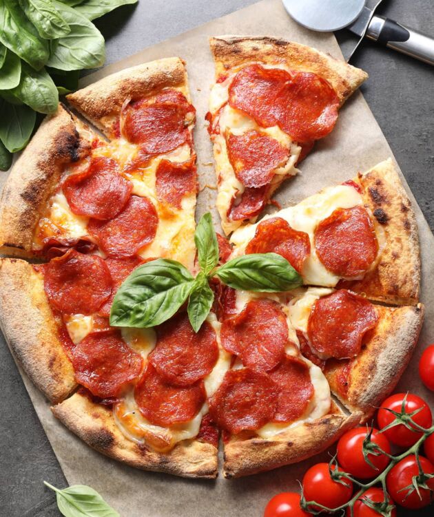 Pepperoni basil pizza - Image 2