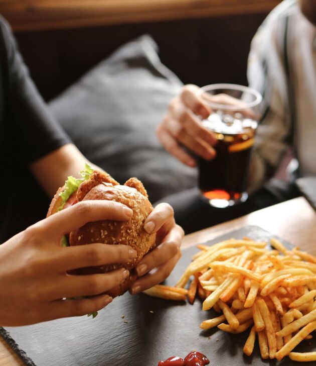 Cheeseburger combo meal - Image 2